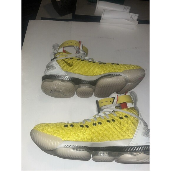 Size 8 - HFR x Nike LeBron 16 Harlem Stage